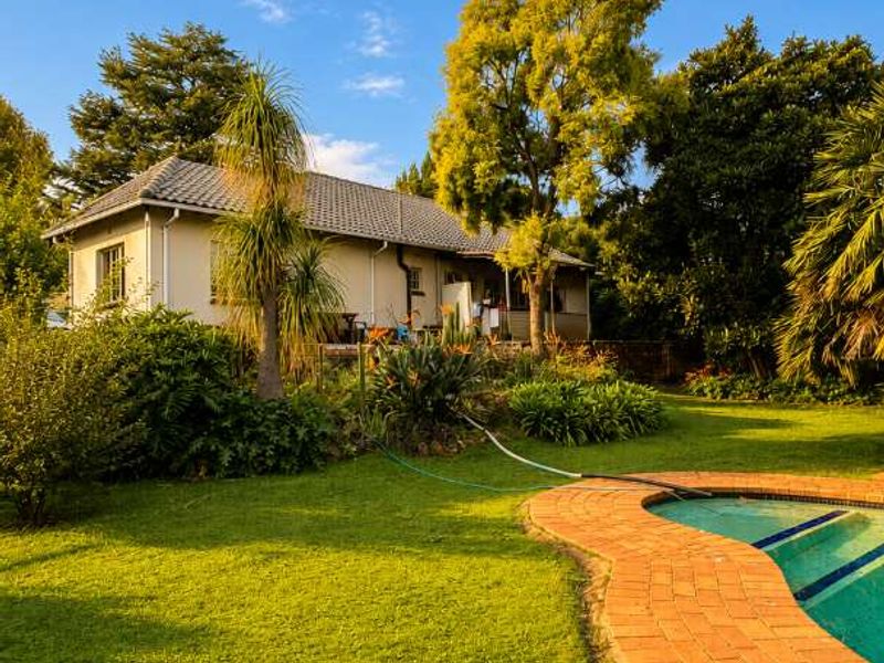 3 bedroom Home in Rembranft Park - Photo 2