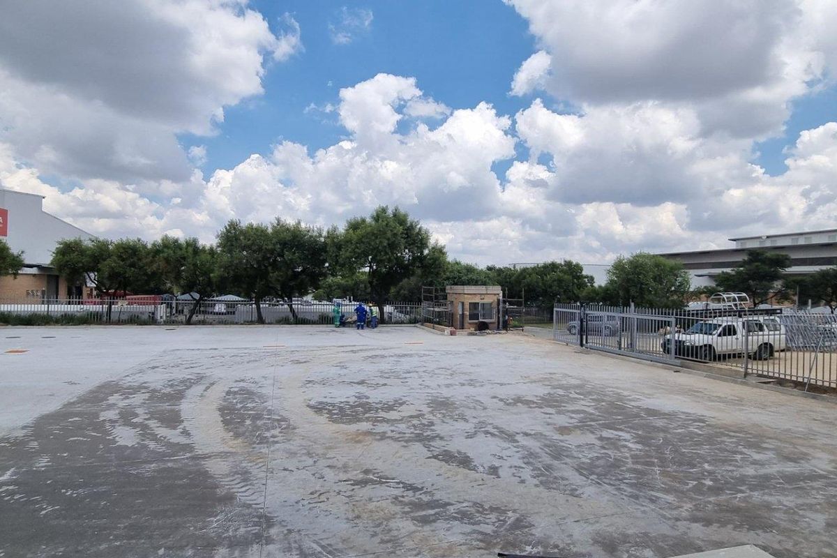 7 738m2 Midrand Warehouse To Let - Photo 4
