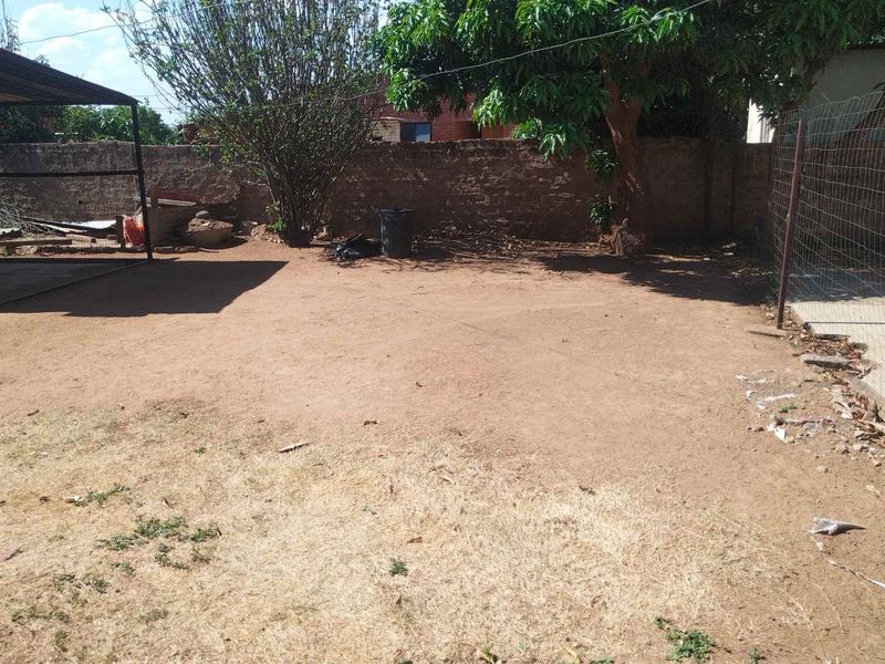 3 bedrooms house for sale in Soshanguve HH - Photo 4