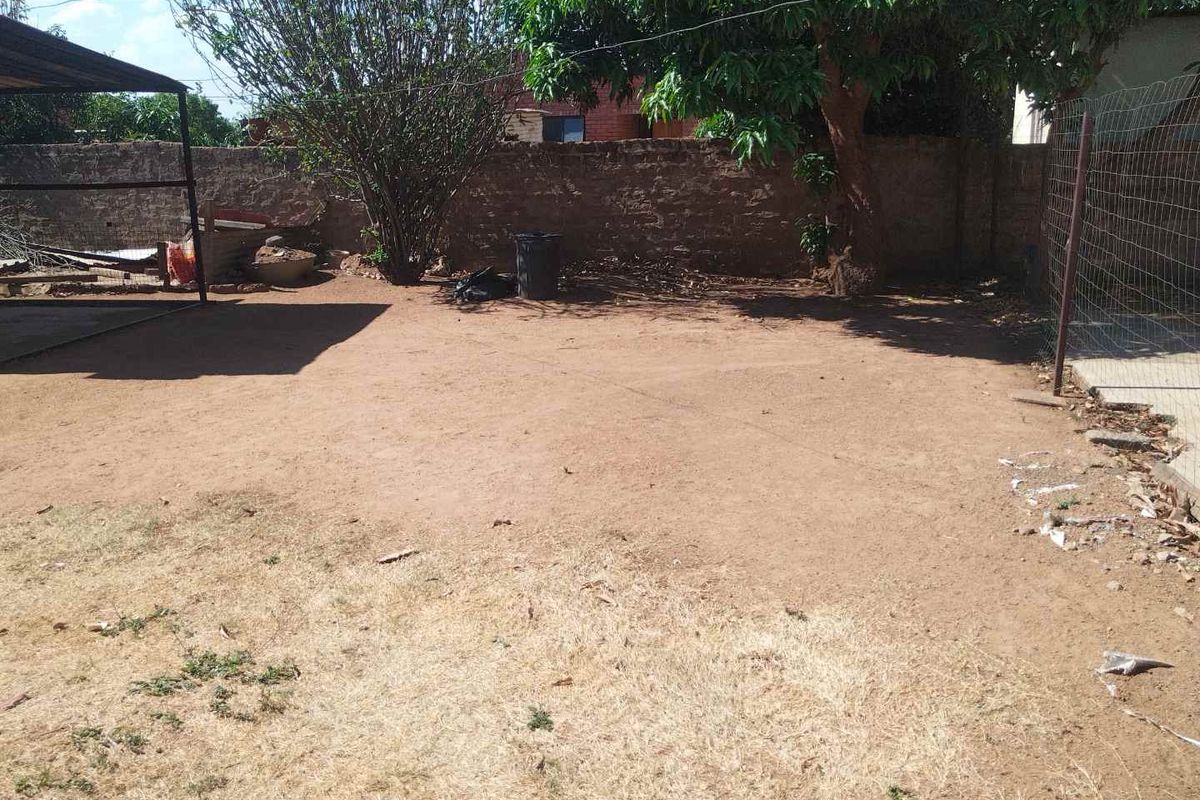 3 bedrooms house for sale in Soshanguve HH - Photo 4