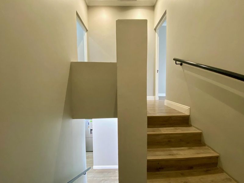Modern Two-Bedroom Townhouse in Leafy Brooklyn – Quality Living in Gables on Marais - Photo 9