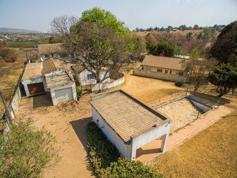 Development Land or Storage Garages with Residential Rental Opportunity - Photo 2