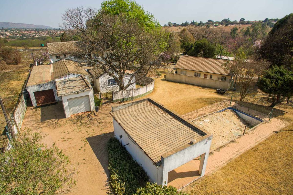 Development Land or Storage Garages with Residential Rental Opportunity - Photo 2