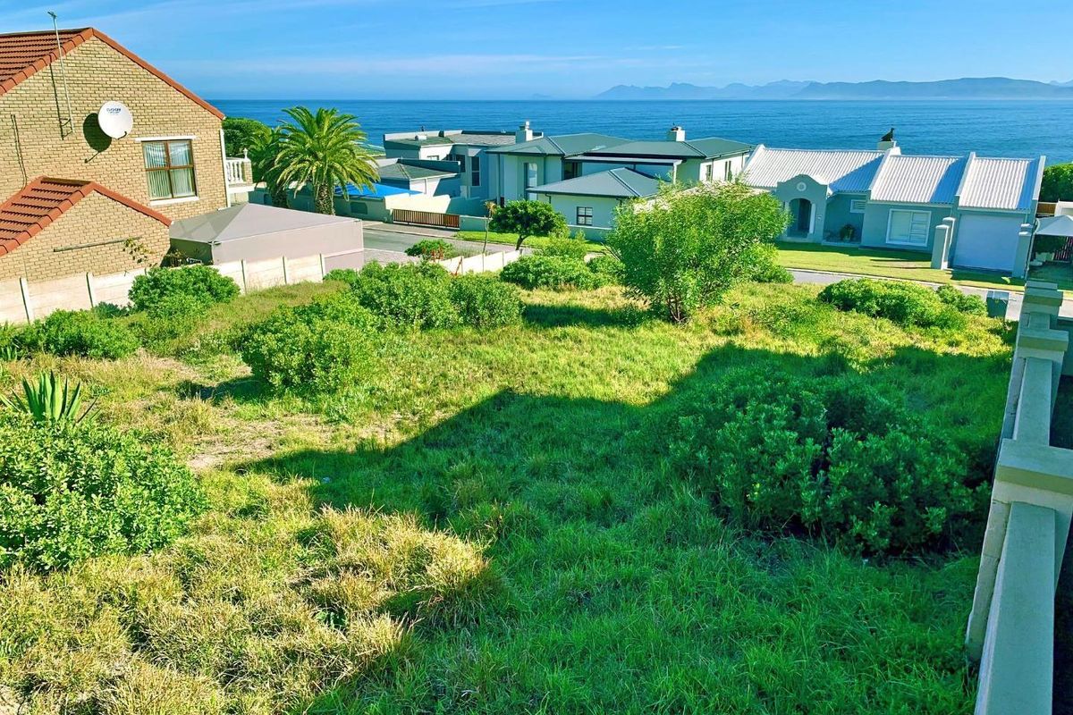 Show-stopping Stand with Ocean view - Photo 2