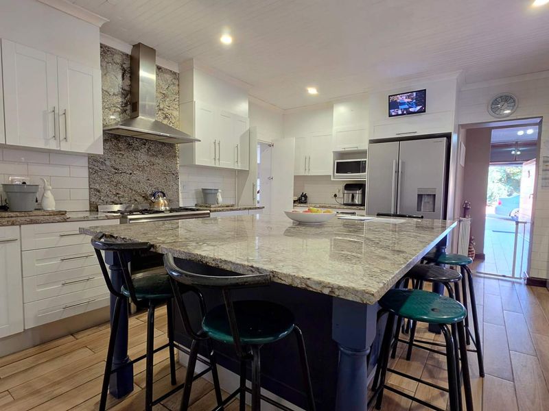 4 Bedroom House for Sale in Randhart - Photo 6