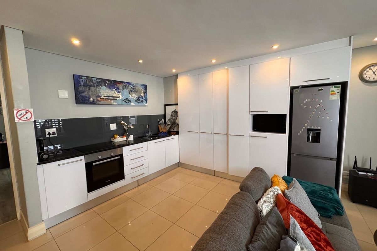 Beachfront Lifestyle, Lock-Up-and-Go-Convenience - Photo 4