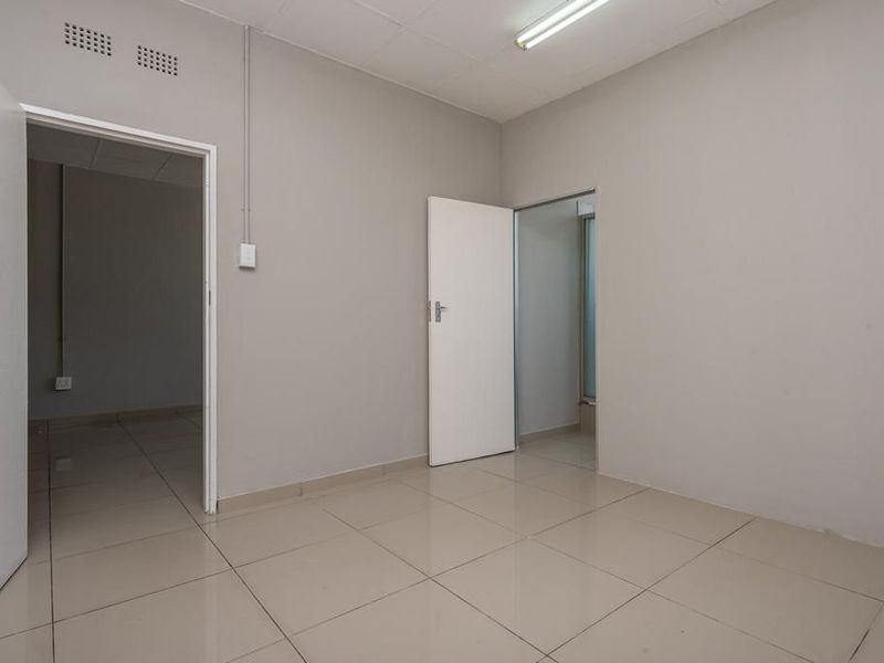 Renovated one bedroom urgentt rental - Photo 5