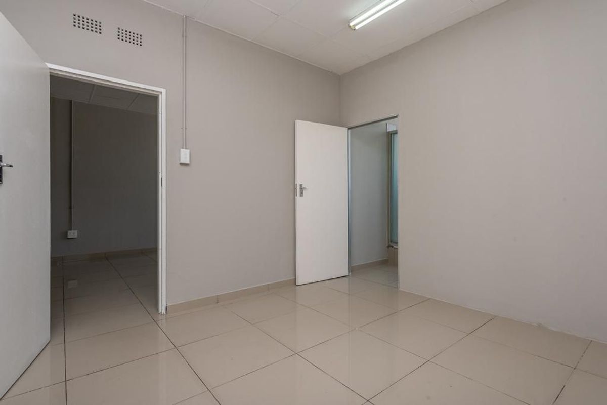 Renovated one bedroom urgentt rental - Photo 5