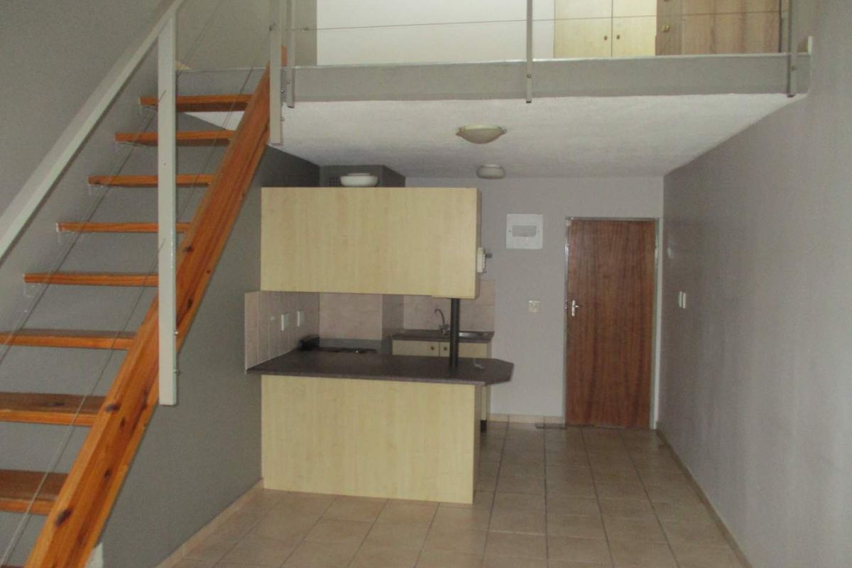 Hillcrest Boulevard, 1 Bedroom Loft for sale - Photo 4