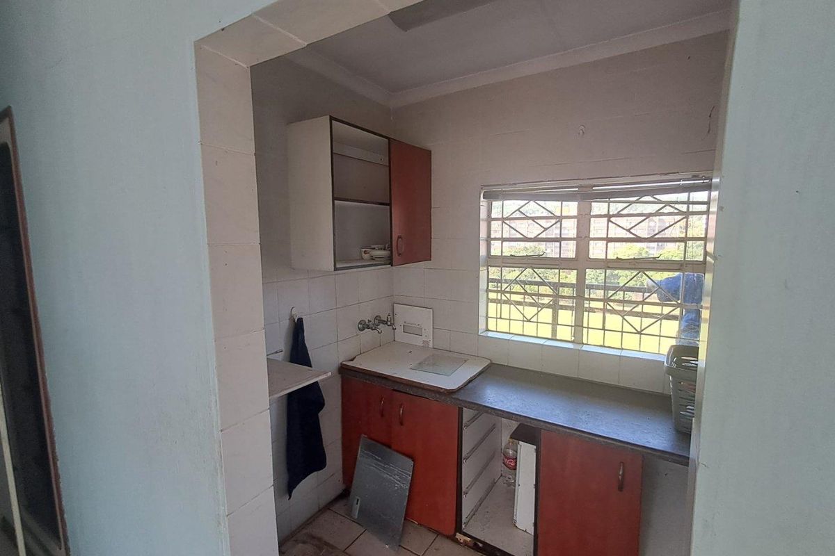 2 Bedroom Apartment In Sunnyside With A Potential For Rental - Photo 3