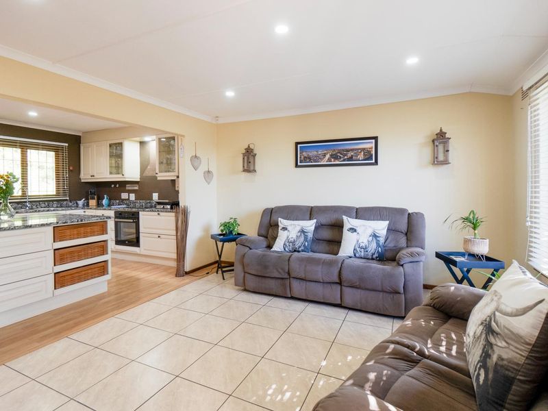 Prime location family home - Photo 8