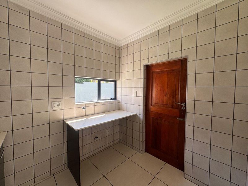 Modern 4-Bedroom Family Home with Staff Quarters in Midstream Hill - Photo 8