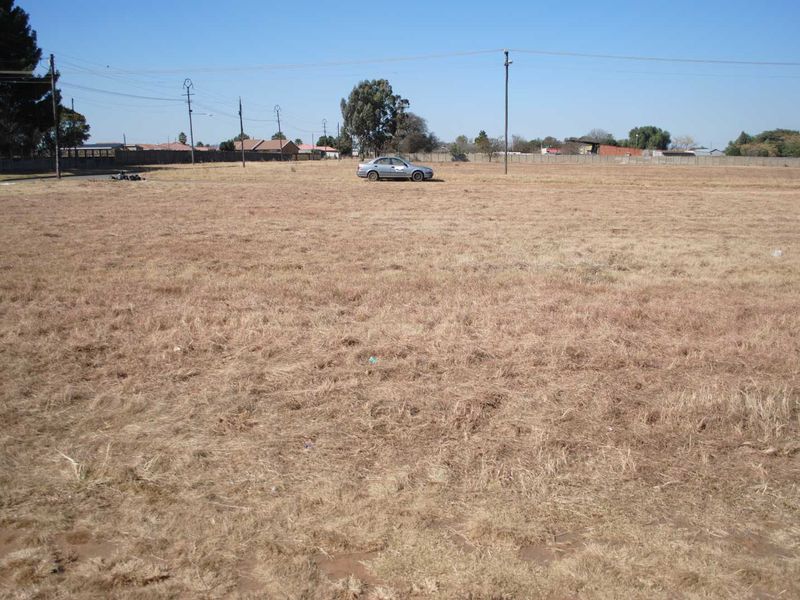 Lovely Corner Stand to build your dream home. - Photo 3