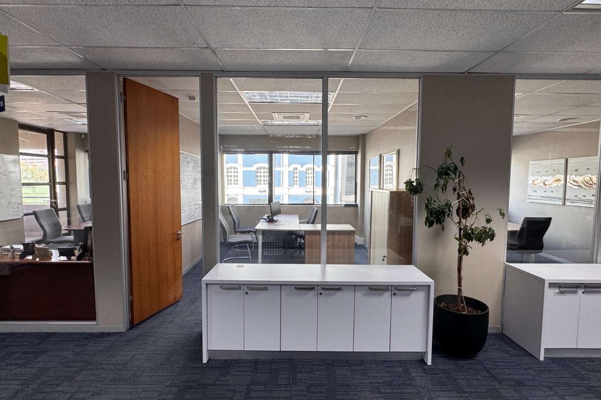 AAA-Grade fully fitted premium office space to let in Soho on Strand - Photo 3