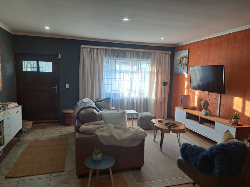 Perfect Family Living - Photo 2