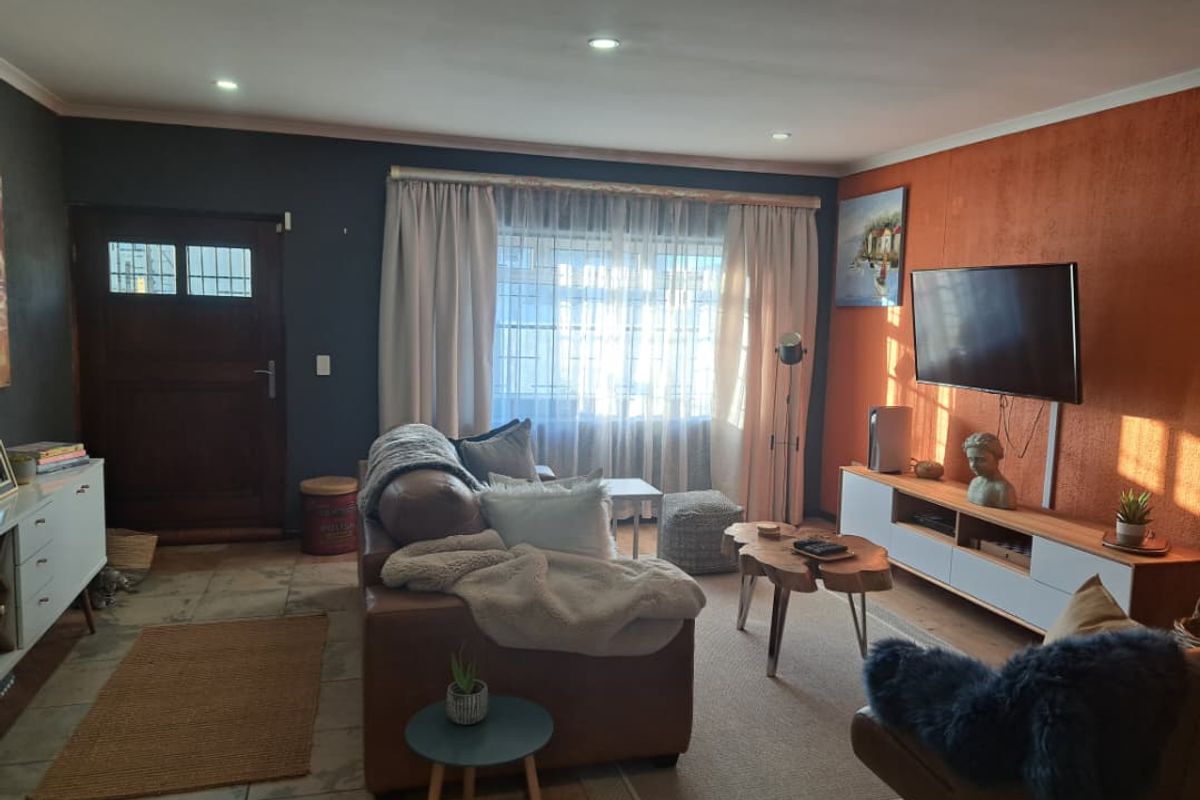 Perfect Family Living - Photo 2