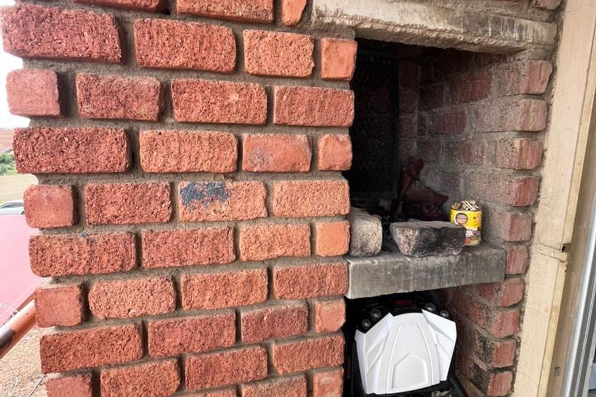 Apartment for sale in Otjomuise/ Bacardi court - Photo 2