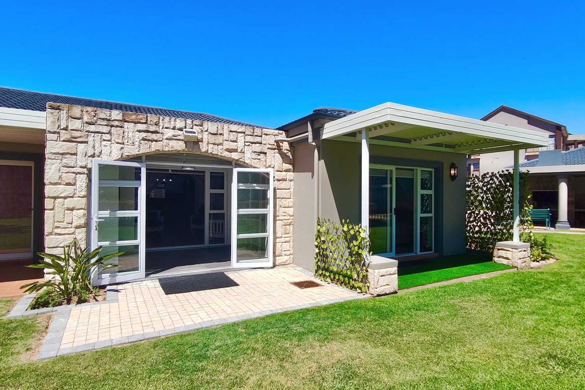 Renovated townhouse for rent in Diaz Beach - Photo 4