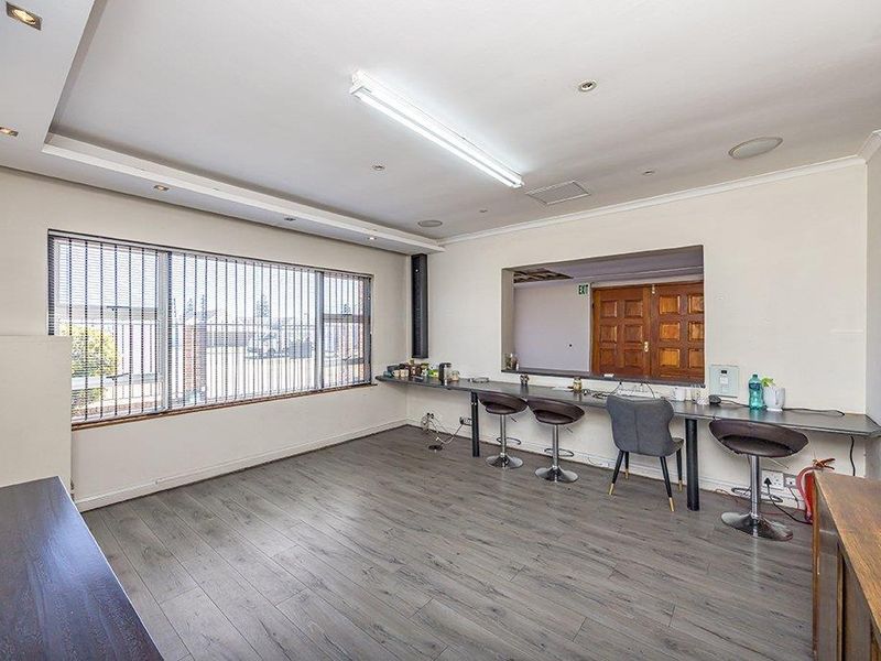 Office Space To Let in Tijgerhof - Photo 3