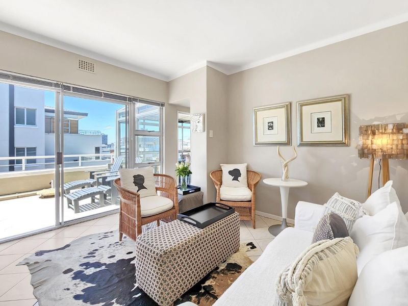 Beachfront bliss from the 7th floor with sea views - Photo 3