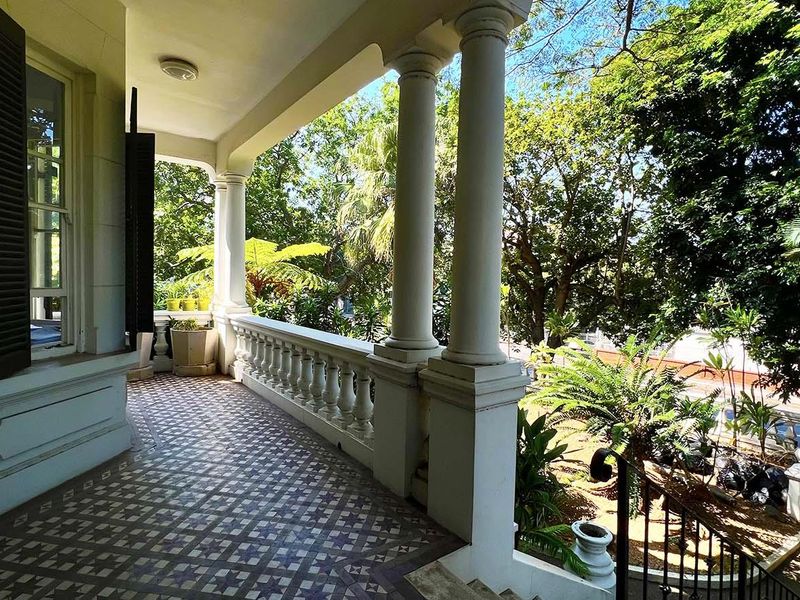 GRACIOUS HERITAGE BUILDING IN MORNINGSIDE - Photo 4