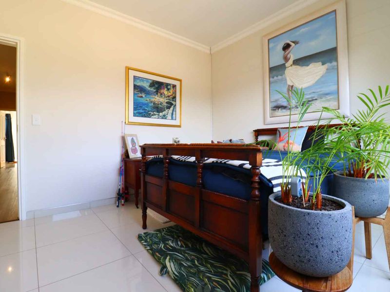 3 Bedroom Ocean View Family Home with Generator, Aircons, Fireplace, Laminated Floors & Excellent Security for sale in Swakopmund Namibia - Photo 4