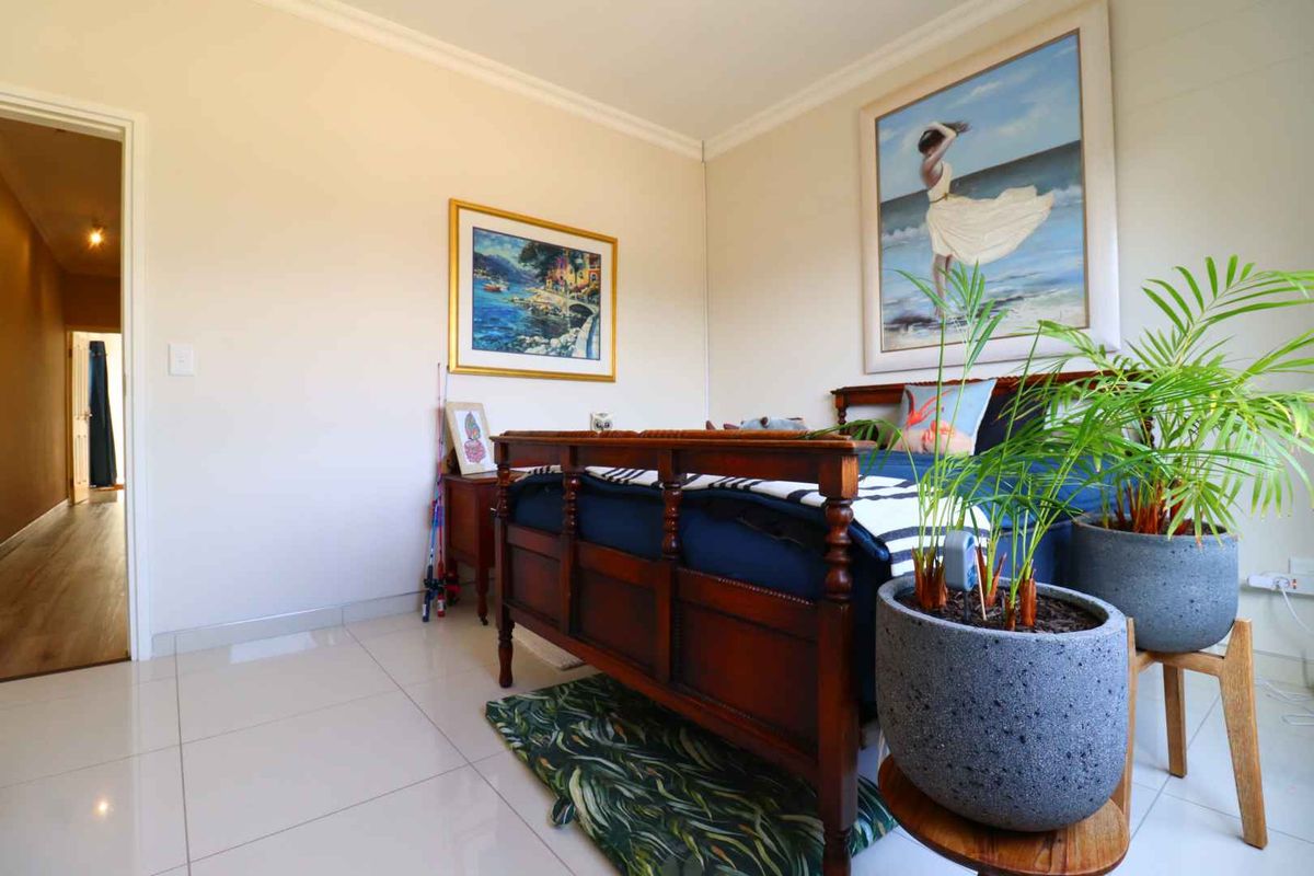 3 Bedroom Ocean View Family Home with Generator, Aircons, Fireplace, Laminated Floors & Excellent Security for sale in Swakopmund Namibia - Photo 4