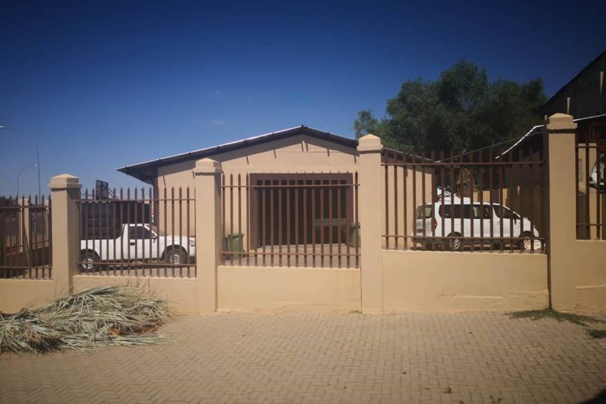 Warehouse For Sale - Lafrenz  Industrial - Photo 2