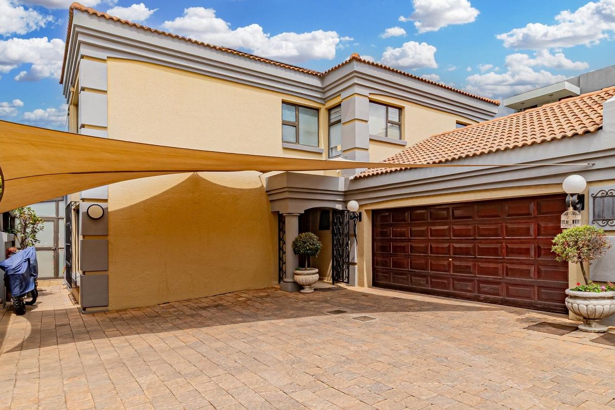 Elegant Bedfordview Duplex: A Family Haven! - Photo 2