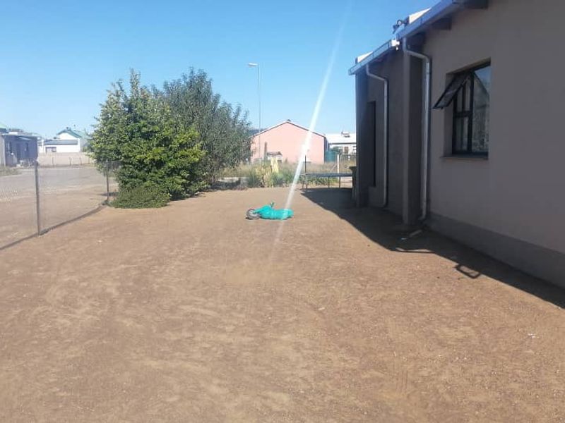 Modern House For Sale-Okahandja - Photo 6