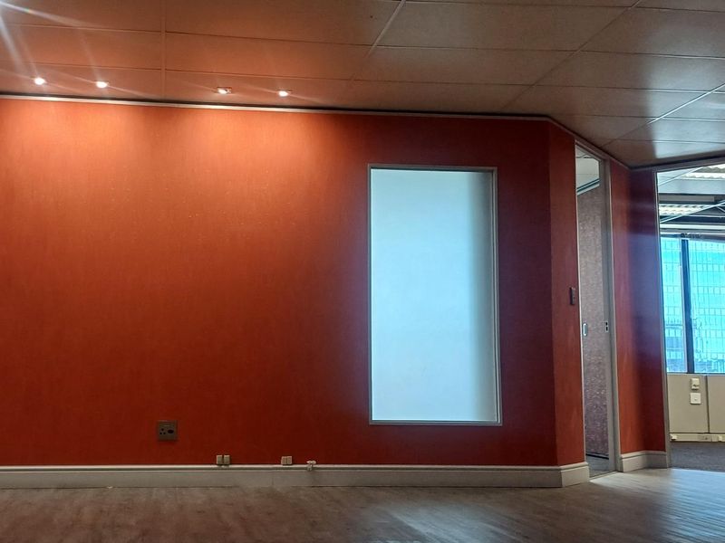 Prime Office Space Available in Cape Town's Financial Hub - Photo 4