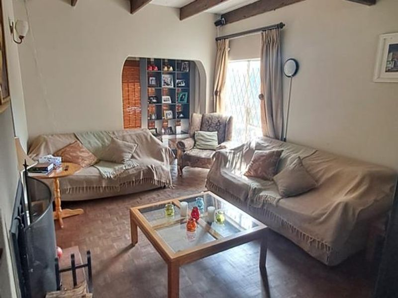 4 Bedroom Family House - Photo 7