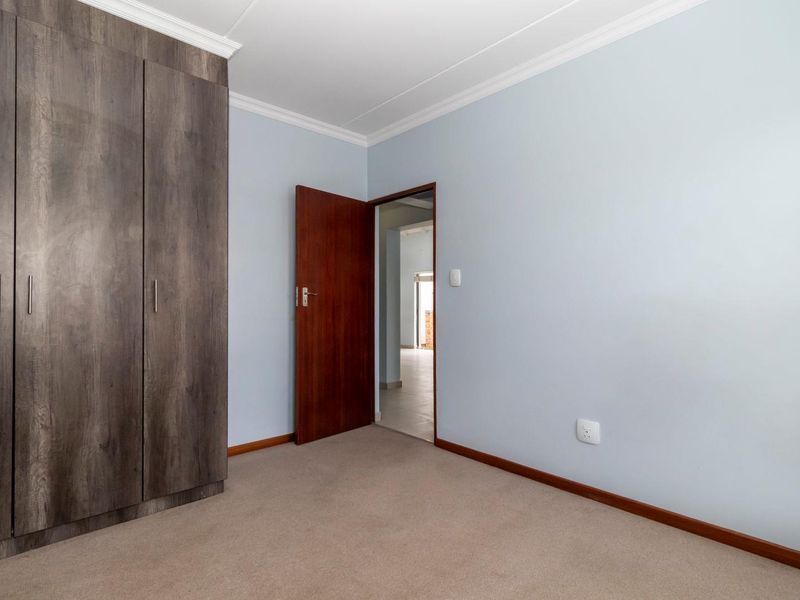 Modern house available to rent - Photo 9