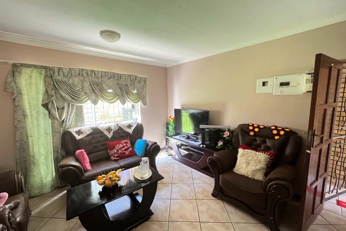 Centrally located ground floor apartment in Greenhills - Photo 2