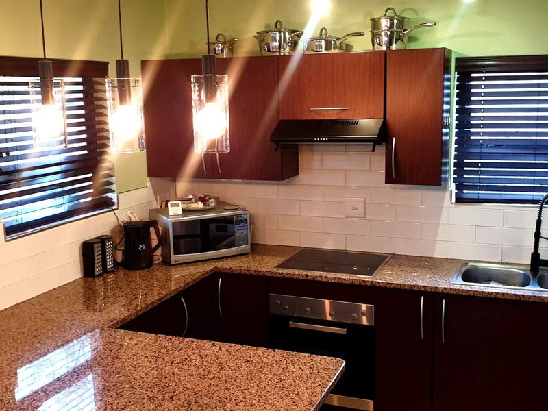 Excellent Position – Low Maintenance Contemporary additions.  All you can ask for with the price tag to match!!! - Photo 9