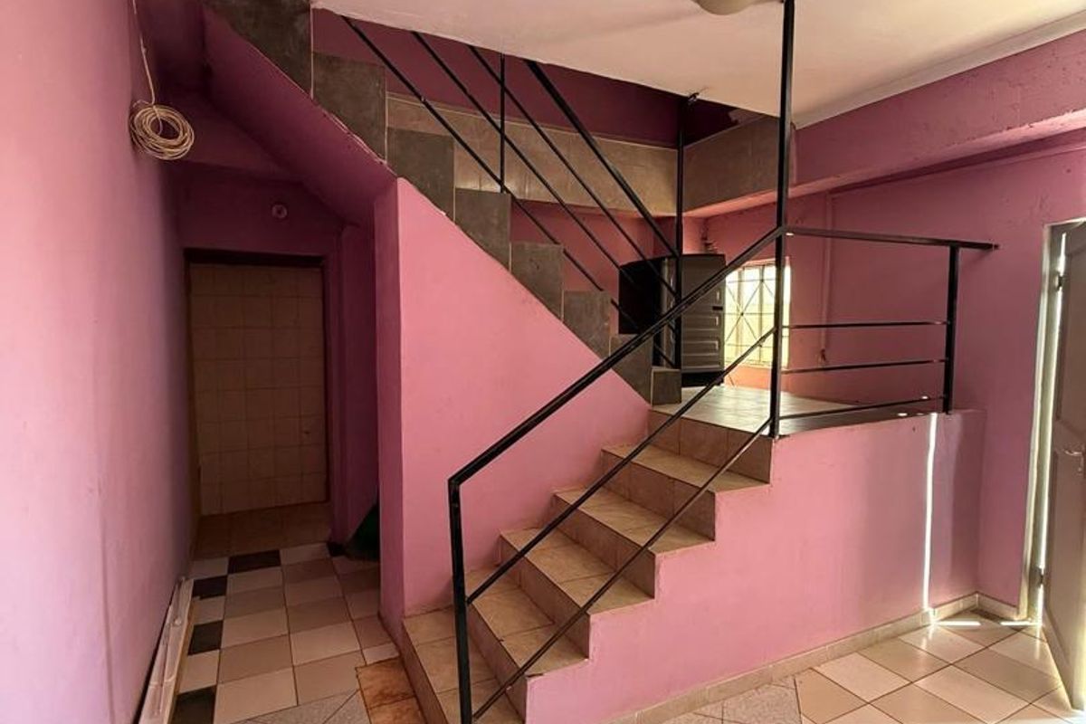 FOR SALE:4 bedrooms double story house plus 4 rental rooms for sale in Mondesa, Swakopmund , Selling price N$1270,000 cost included. Perfect for investment. - Photo 3