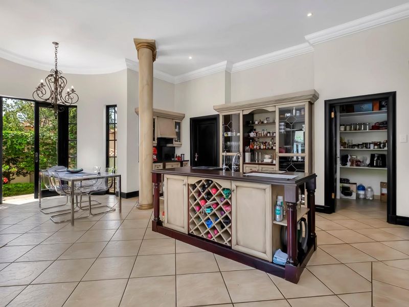 4 BEDROOM FAMILY HOME - Photo 8