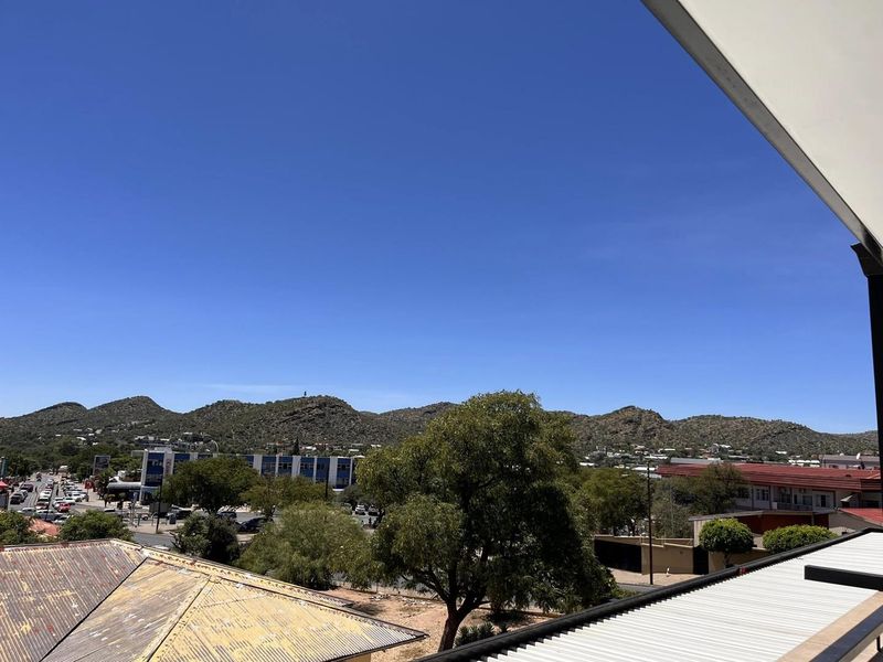 Stunning fully furnished One bedroom apartment in Klein Windhoek- with a beautiful view - Photo 2