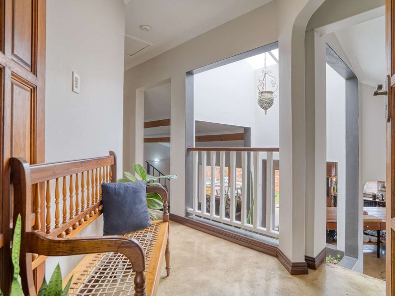 Stunning 386m2 4 bedroom home with flatlet for sale on the Sunningdale and Somerset Park border - Photo 8