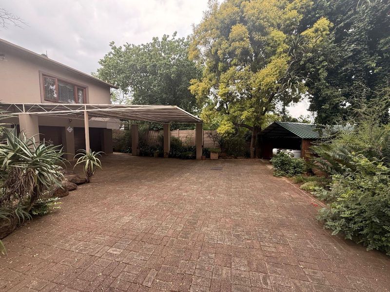 Immaculate 3 bedroom for sale in Vryheid - Photo 2