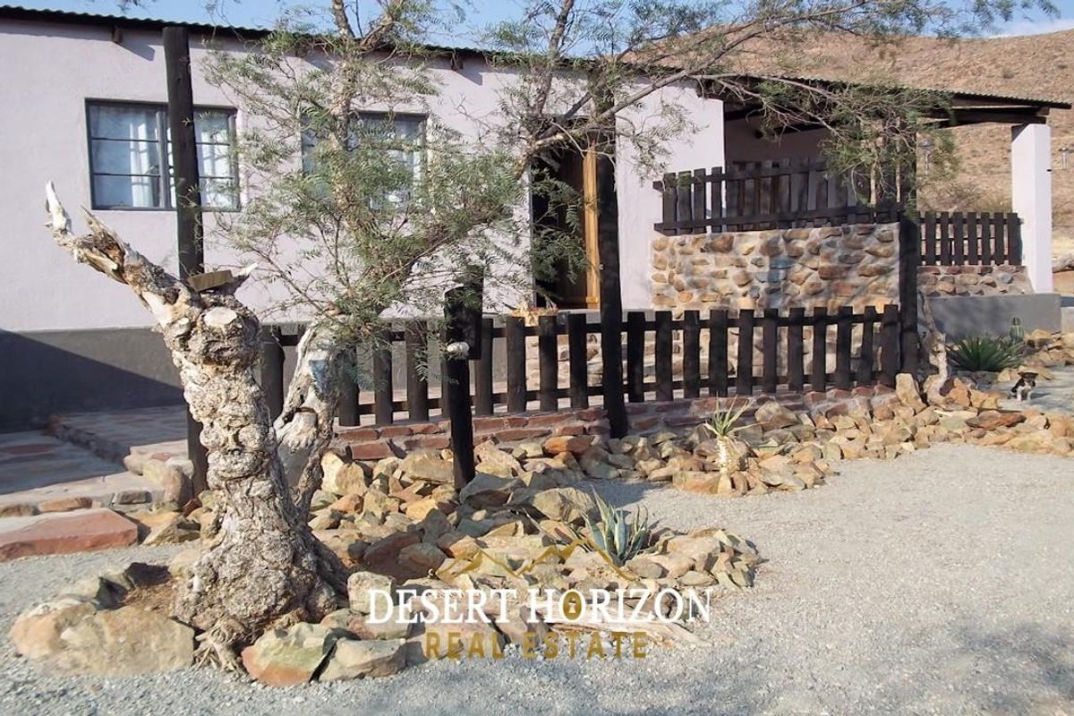 Namibia | Ideal Investment Opportunity: Farm with Versatile Infrastructure - Photo 4