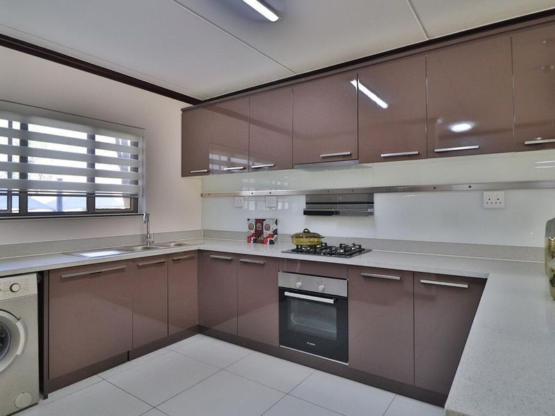 Move-In Ready Gem: Fully Furnished 2-Bed Home Awaits - Photo 3