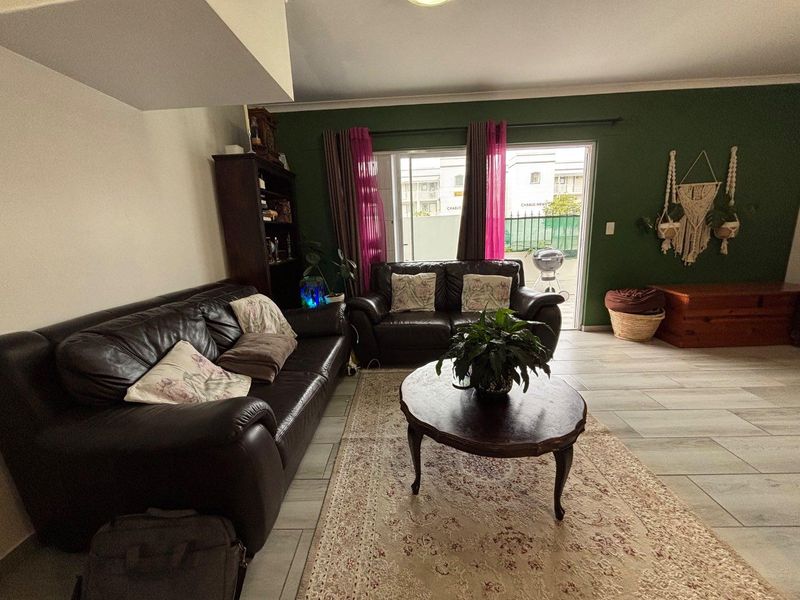 Neat 3 Bedroom Duplex - Photo 9