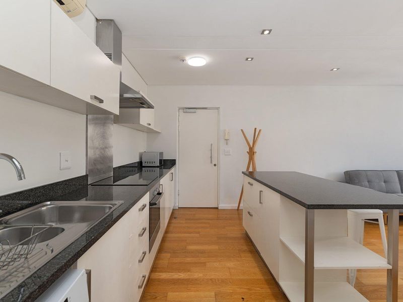 A Smart Investment Opportunity – Fully Furnished & Airbnb-Ready - Photo 6