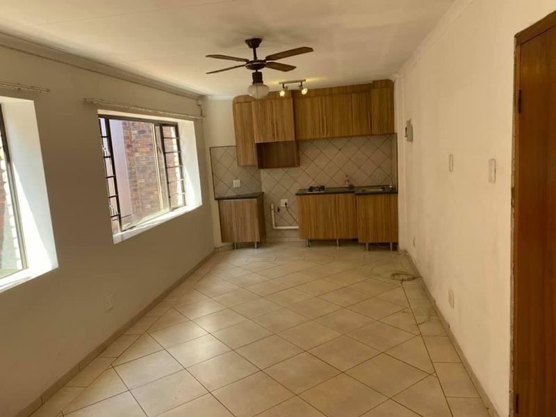 1 Bedroom lock up and go Apartment - Photo 7