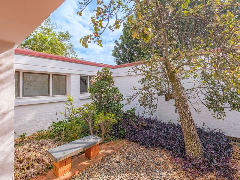 3 bed, 3 bath family home close to various schools in Waterkloof - Photo 5