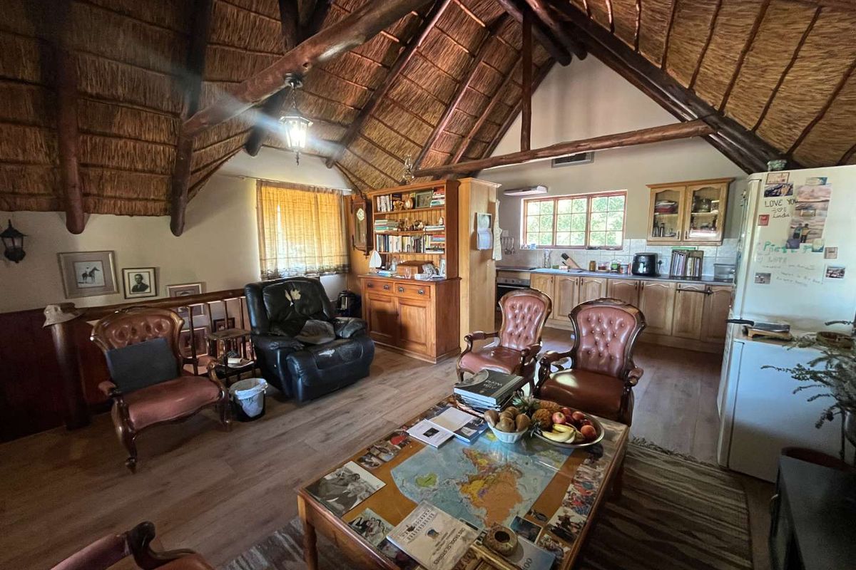 3-Bedroom Double-Storey Family Home with Separate 2-Bedroom Flat - Photo 2