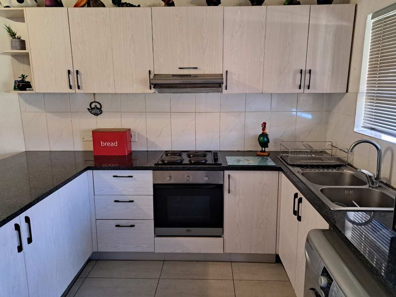 2 Bedroom Apartment for Sale in Ravenswood - Photo 3