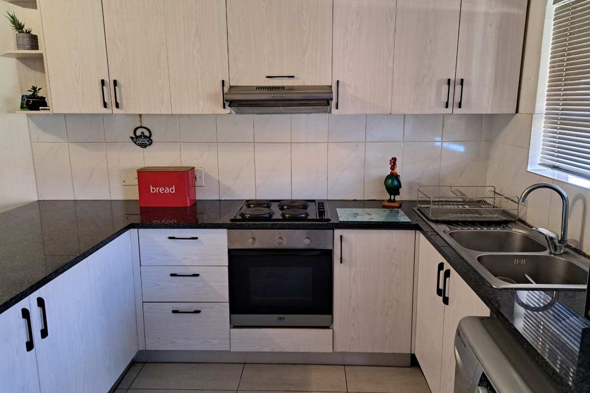 2 Bedroom Apartment for Sale in Ravenswood - Photo 3