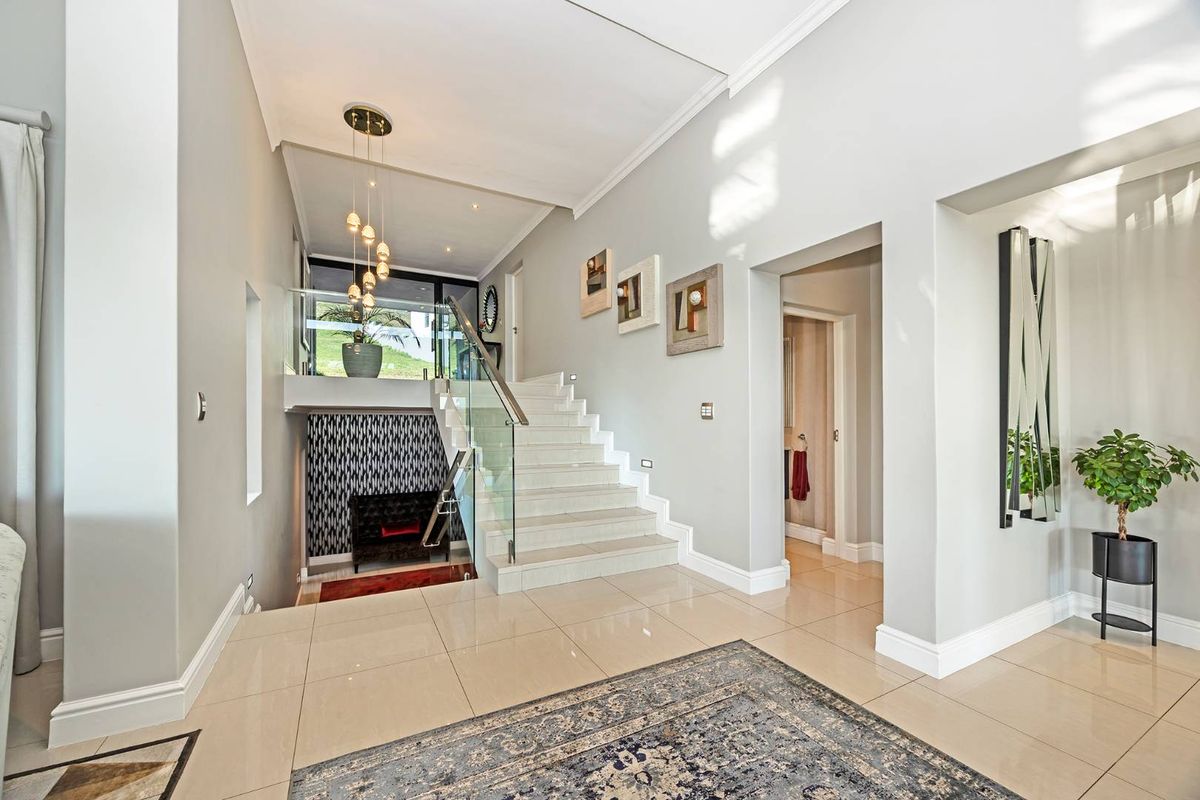 Baronetcy’s Ultimate Masterpiece – Live the Views You’ve Only Imagined - Photo 3